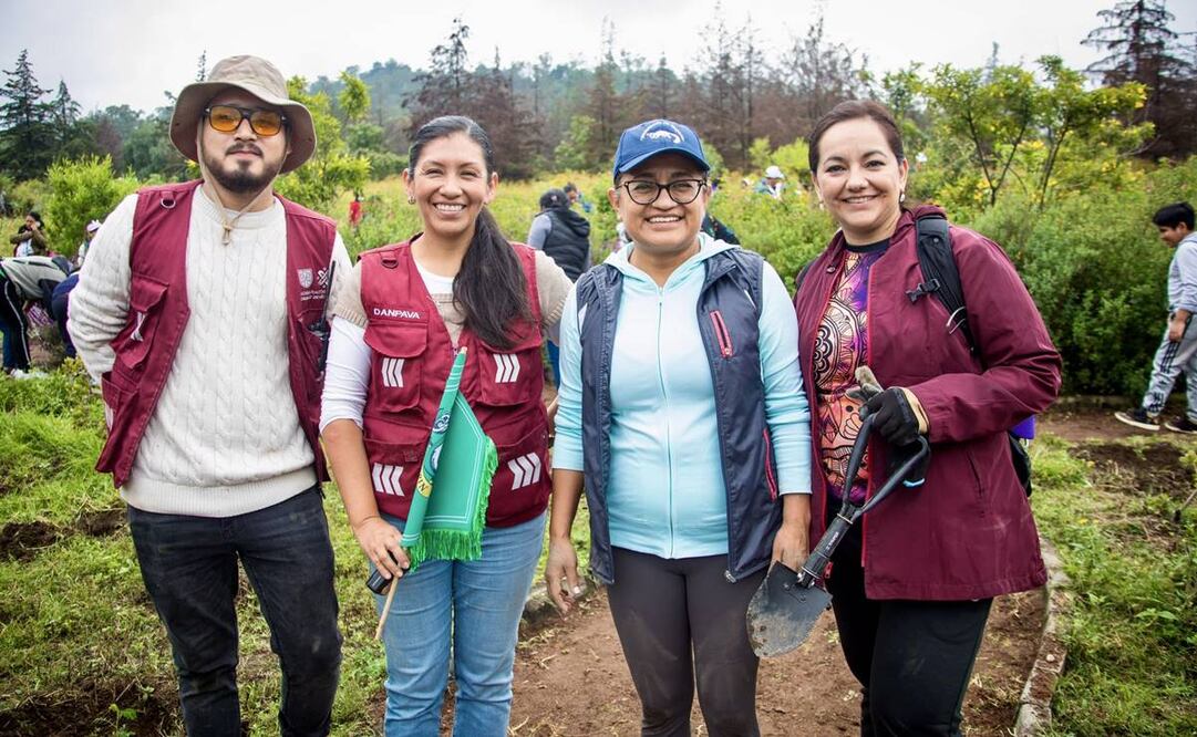 Alcaldesa de Iztapalapa, Aleida Alavez, arranca jornada de reforestación en el Cerro de la Estrella / Foto: @Alc_Iztapalapa