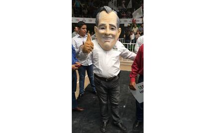 ​Estrenan botarga con imagen de Meade en Zacatecas