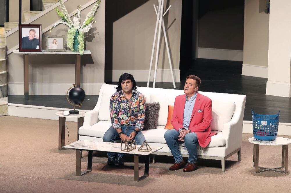 Miramontes, en su papel de Albertano, y Daniel Bisogno en la puesta en escena, que habla sobre la infidelidad. (VALENTE ROSAS. EL UNIVERSAL)