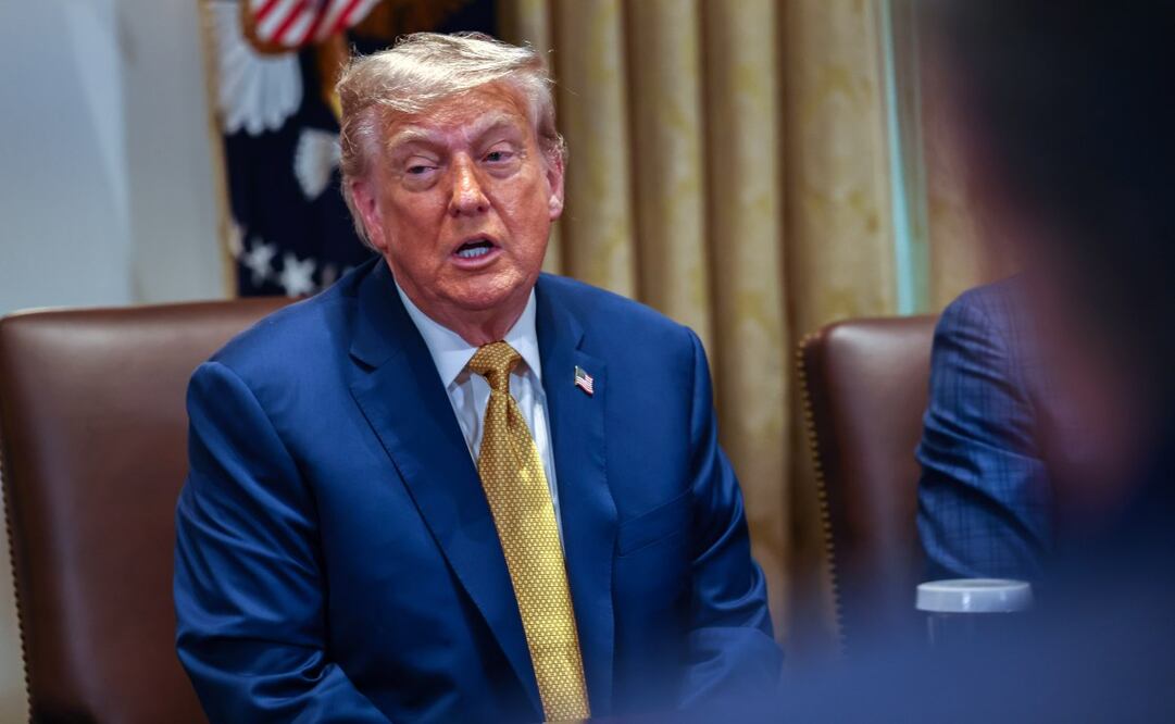 El presidente de Estados Unidos, Donald J. Trump, participa en una reunión de gabinete en la Sala del Gabinete de la Casa Blanca en Washington, D.C., EE.UU., el 8 de julio de 2025. Foto: EFE