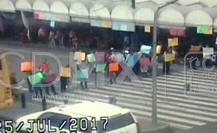 Locatarios del Mercado de las Flores bloquean Avenida Revolución