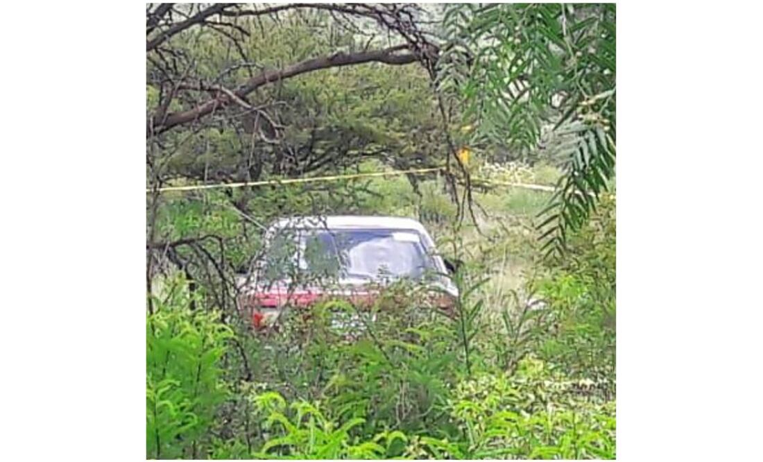 En Teotihuacán fue localizado un vehículo abandonado en la comunidad de San Agustín, y en su interior estaban tres cadáveres. Foto: Especial