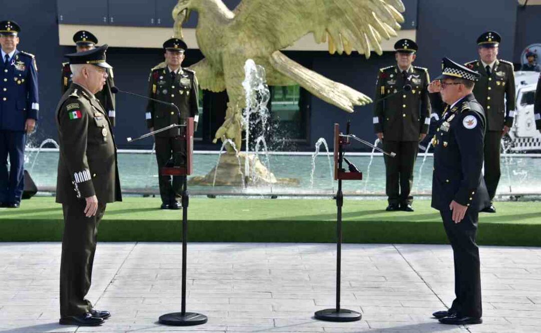 El titular de la Secretaría de la Defensa Nacional tomó protesta al general de Brigada Diplomado de Estado Mayor, Hernán Cortés Hernández como nuevo Comandante Interino de la Guardia Nacional. Foto: Especial