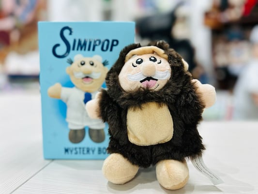 Dr. Simi se suma al mystery box; conoce la nueva línea de llaveros coleccionables Simi Pop