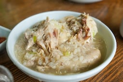 Los beneficios de comer caldo de gallina 