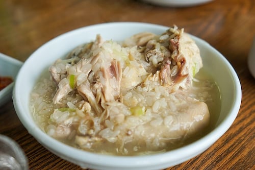 Los beneficios de comer caldo de gallina