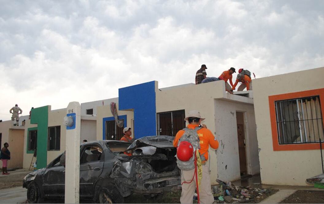 De acuerdo con la CFE, el tornado dejó daños en al menos 120 sectores de baja tensión, así como una línea de alta tensión, los cuales ya fueron restablecidos. Foto: Ramiro Gómez