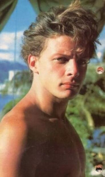 Luis Miguel: 3 fotos del cantante de hace 20 años que confirman que lleva la belleza en los genes