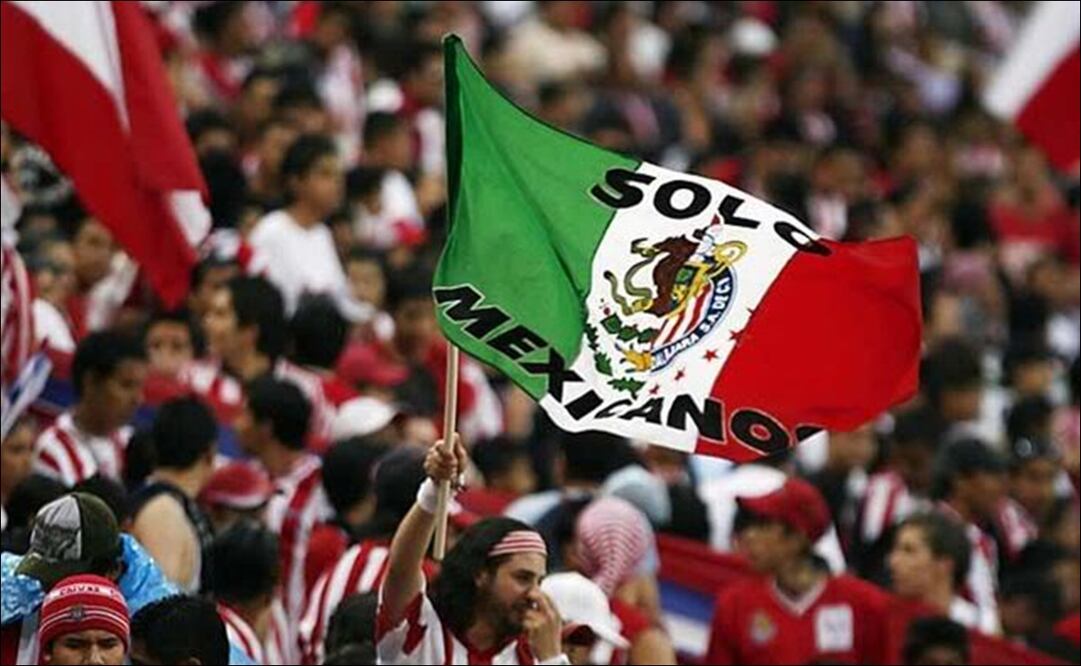 Chivas estaría cerca de cambiar su filosofía de puros mexicanos / Foto: Especiales