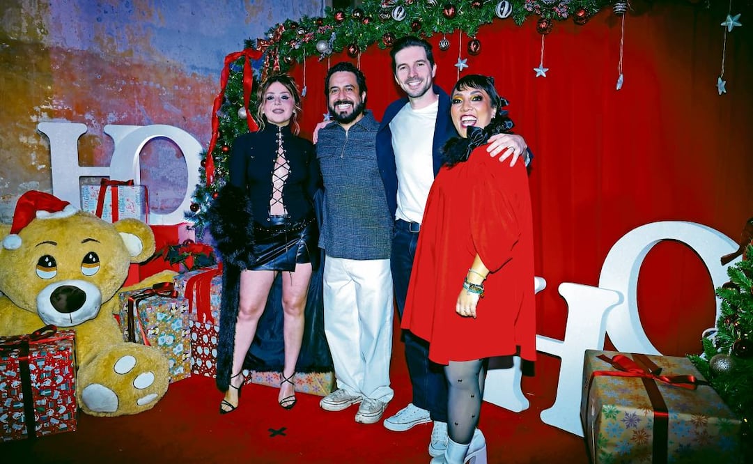 Diana Bovio, Daniel Tovar, Roberto Aguire
y Michelle Rodríguez celebran la alegría
de época. Foto: Fernanda Rojas / EL UNIVERSAL