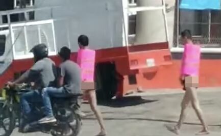 Obligan a caminar desnudos a presuntos delincuentes en calles de Culiacán 