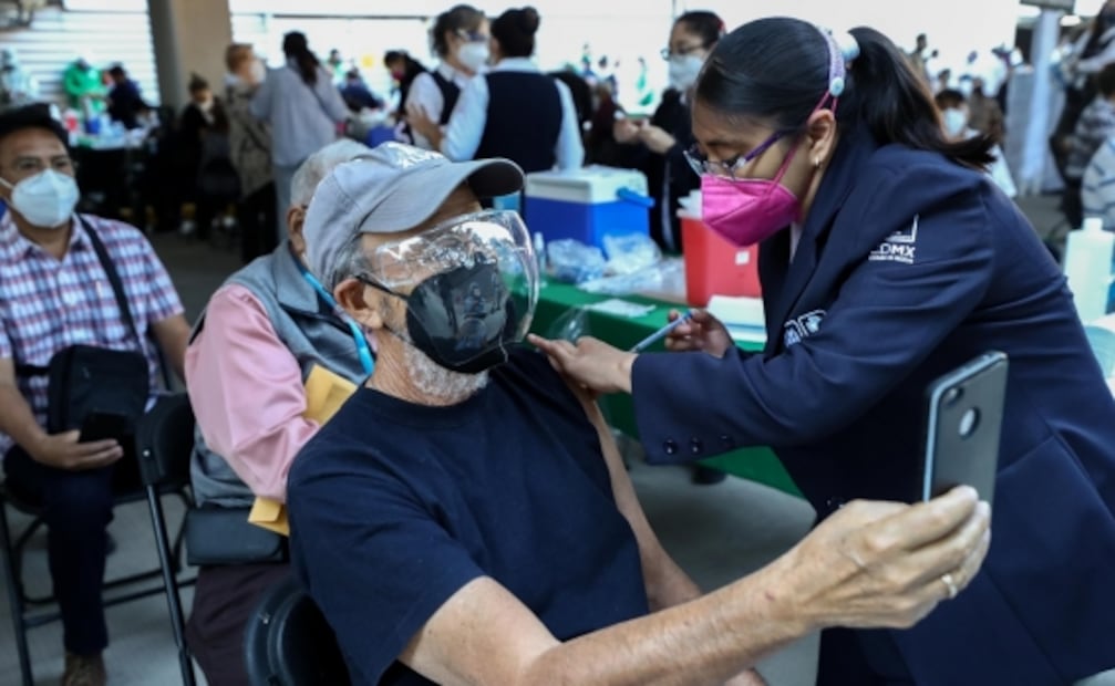 El 8M, vacunas y reapertura de museos, entre las fotos de la semana