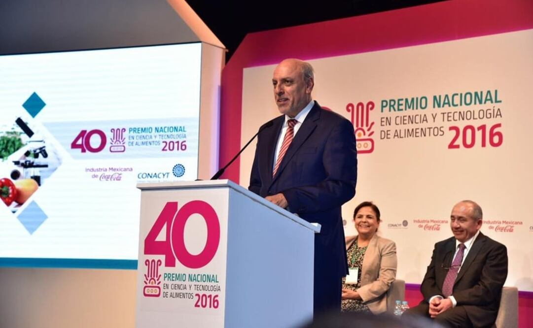 La Ceremonia de Entrega de Premios fue presidida por el Dr. Enrique Cabrero Mendoza, Director General del CONACyT. (FOTO: Conacyt)