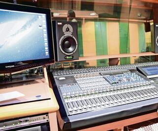 Amedi pide apoyos para medios públicos