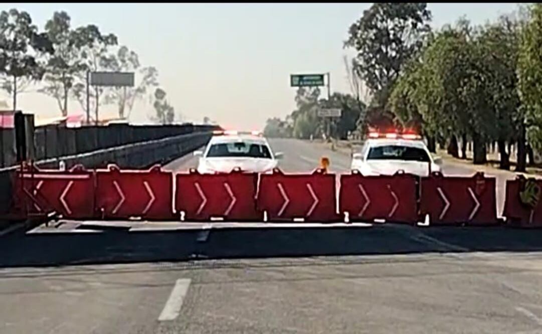 En los operativos se da información de vialidad a operadores de unidades particulares, transporte público de pasajeros y de carga. Foto: Especial