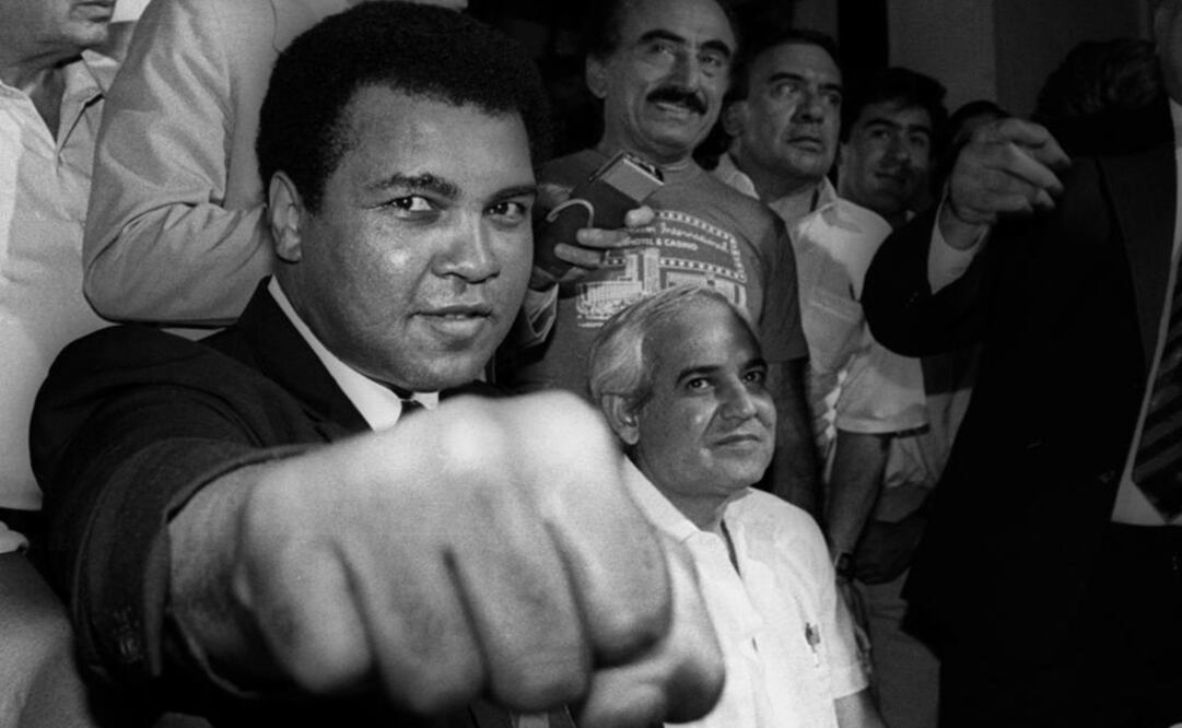 Ali during an impromptu press conference in Mexico City. (Photo: Reuters)