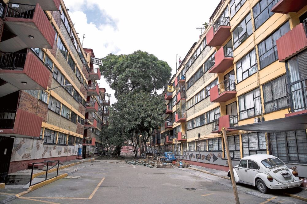 En legislador del PRD, sugirió apoyar con recursos a los propietarios de las construcciones que registraron afectaciones tras el temblor del 19-S. (ARCHIVO. EL UNIVERSAL)