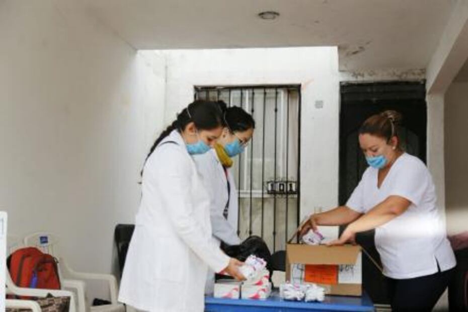 Más de 400 elementos limpian zonas afectadas por lluvias en Michoacán