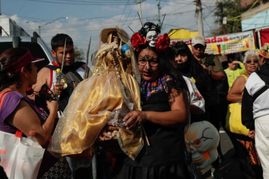 Barrio Bravo se llena de fieles de la Santa Muerte