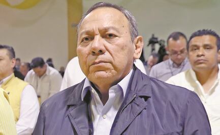 Critican empleo de expromotores del voto en vacunación