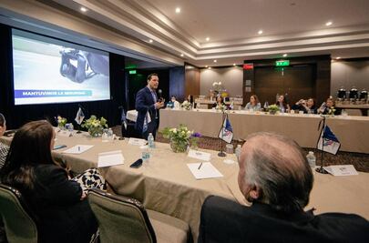 Vila destaca ventajas competitivas de Yucatán ante empresarios