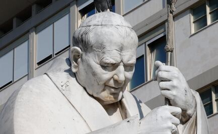 El papa Francisco sigue en estado crítico; pasa buena noche, reporta El Vaticano