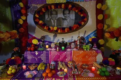 Emiten recomendaciones por uso de veladoras en ofrendas