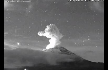 Captan explosión del volcán Popocatépetl la madrugada de este miércoles: VIDEO