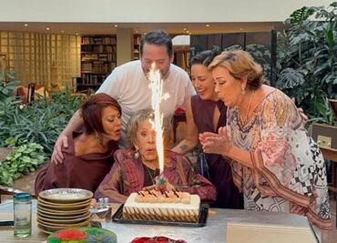 Silvia Pinal reaparece con sus tres hijos: Silvia, Alejandra y Luis Enrique para celebrar el 10 de mayo