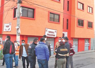 Derriban edificio mal construido en Ecatepec
