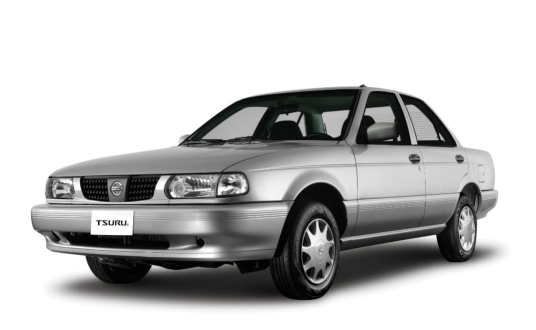 Nissan Tsuru Costo: De 138 mil 600 pesos a 155 mil 400 pesos. Sedán que se ha convertido en un clásico del mercado mexicano, siempre entre los cotizados. Motor 1.6 con 105 hp y transmisión manual. Rinde de 17 a 18 km/l.