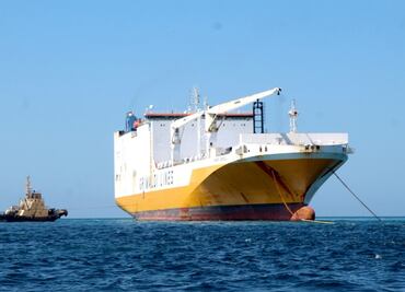 Remolcan buque encallado en Sisal, Yucatán; dañó casi 5 mil metros cuadrados del arrecife