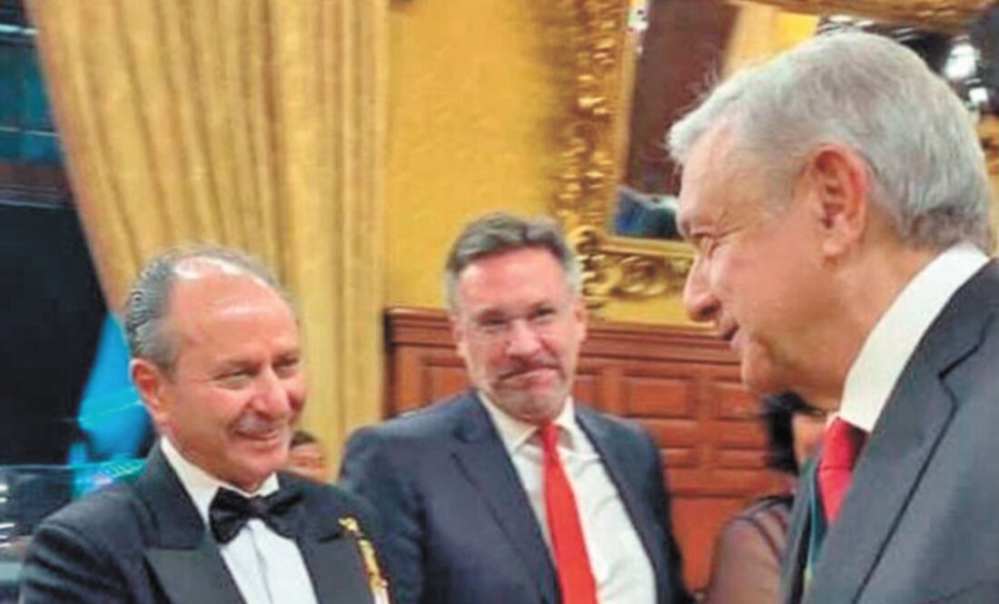 John Ackerman voiced his outrage after information regarding his and his wife’s properties was made public - Photo: Taken form Twitter