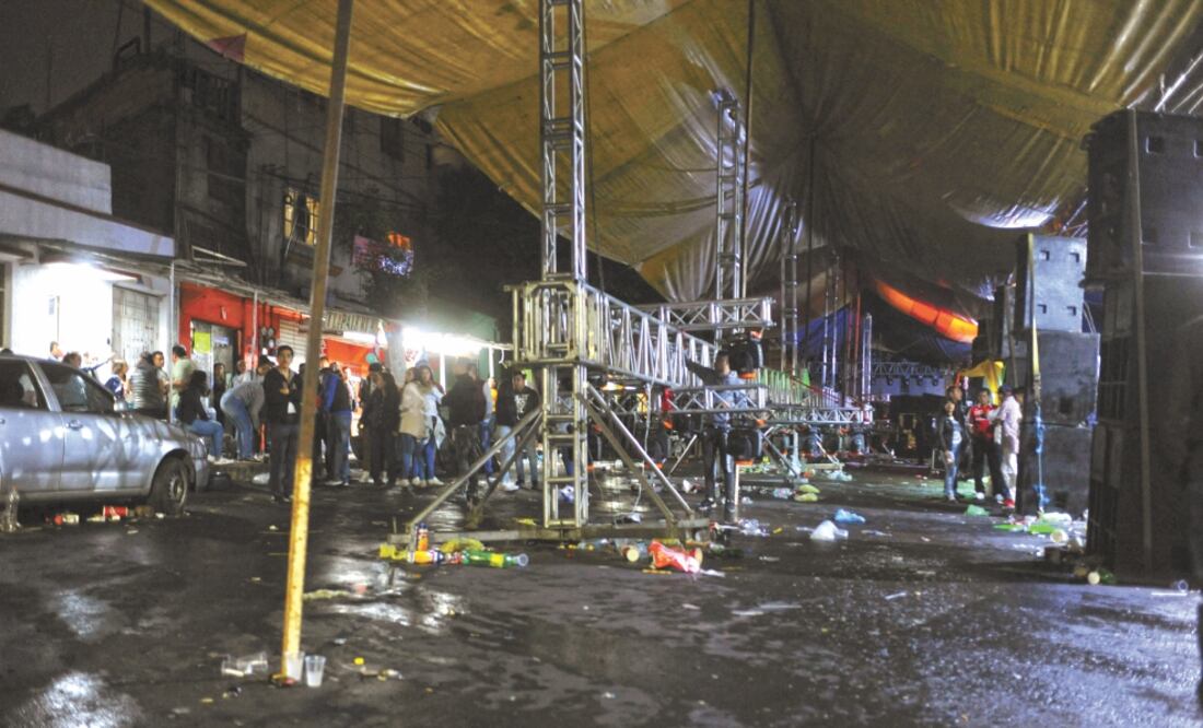 Los hechos se registraron cerca de las 02:40 horas del sábado entre las calles Colonos y Norte 194, donde se festejaba a la Virgen del Carmen. Foto/LUIS CARBAYO. CUARTOSCURO