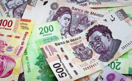 Peso inicia la semana con pérdidas ante el dólar; se cotiza en 19.85