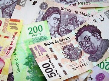 Peso inicia la semana con pérdidas ante el dólar; se cotiza en 19.85