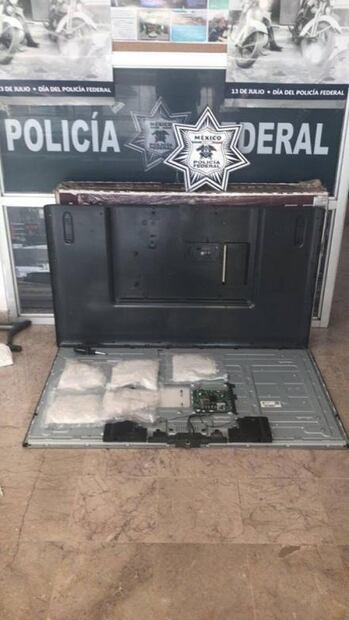Asegura PF más de dos kilos de cristal ocultos en una pantalla de TV en Sinaloa