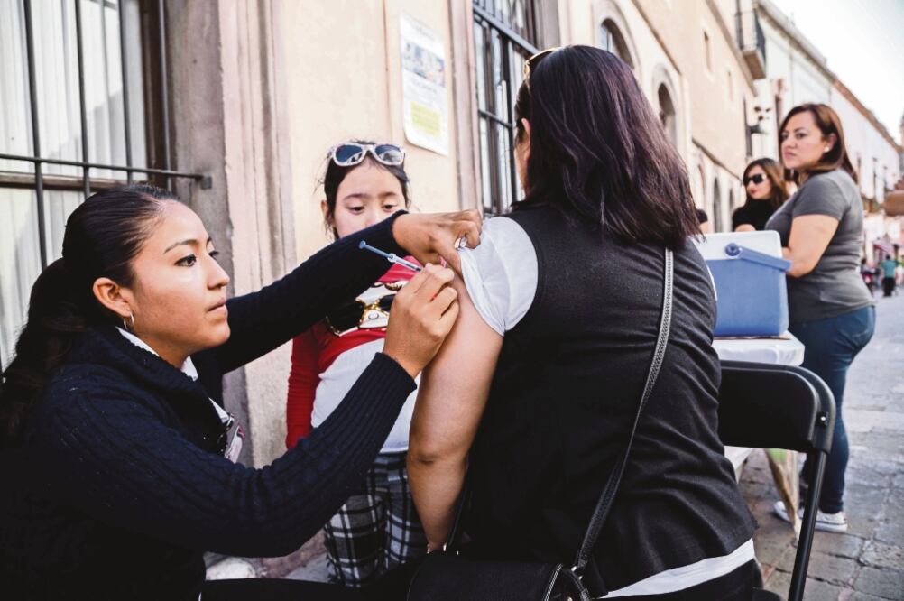 Campaña de vacunación. José Narro, secretario de Salud, dijo que en la actual administración se han aplicado más de 400 millones de vacunas. (ARCHIVO EL UNIVERSAL)