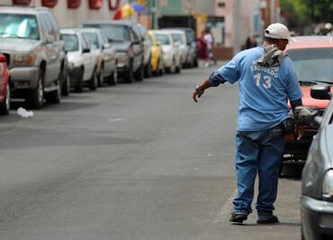 Proponen 36 horas de trabajo comunitario para quien aparte lugares en calles de CDMX