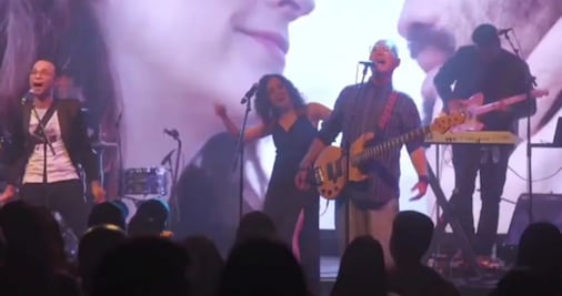 Sabo Romo y Alter Tewel presumen su proyecto AUA