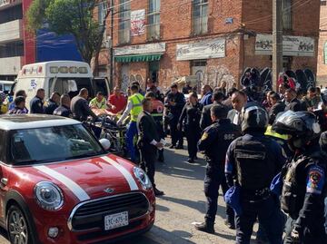 Motosicarios balean a hombre que salía de Juzgados del Poder Judicial en la CDMX; agresores huyeron