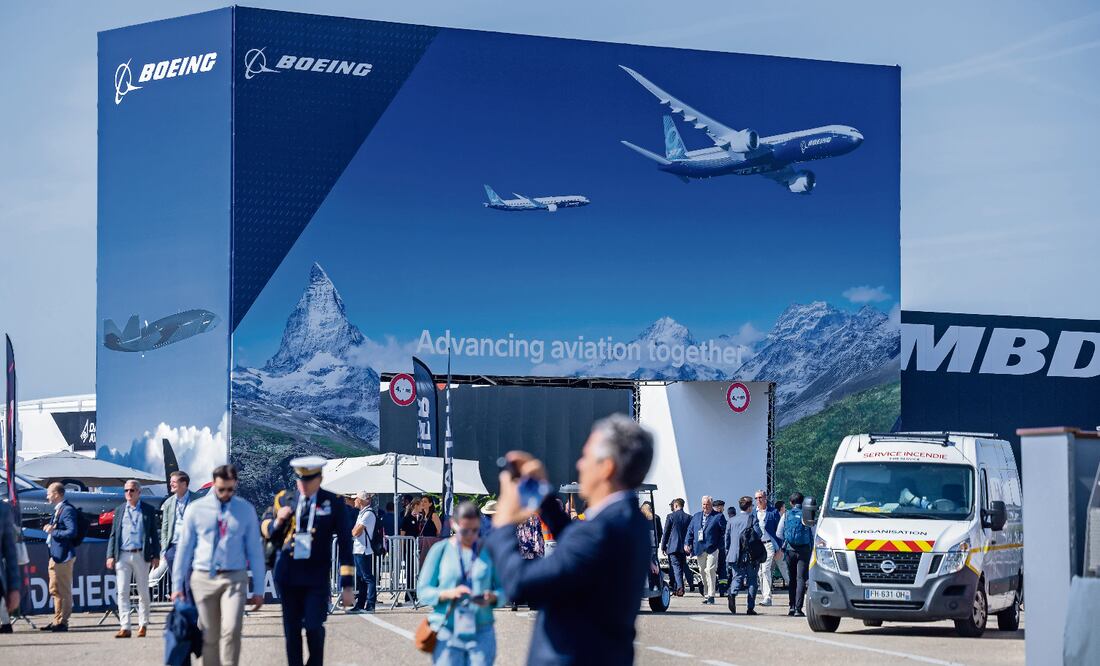 Ayer se abrió el salón internacional de aeronáutica de Le Bourget, Francia. Foto: Christophe Petit Tesson / EFE