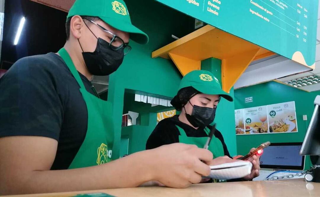 Desde hace más de un mes que se lee la leyenda "25% para todos nuestros amigos de seguridad pública en todo su consumo". Foto: Especial