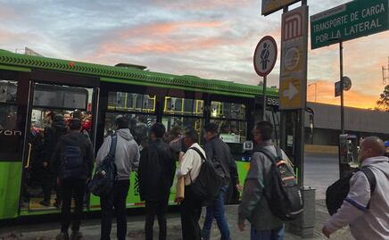 Unidades de RTP apoyan a usuarios ante cierre parcial en Línea 5 del Metro