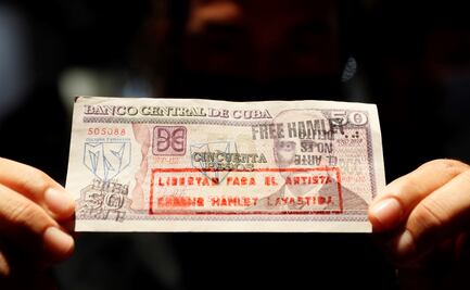 Protestan en la feria de arte ARCO por la liberación del cubano Hamlet Lavastida