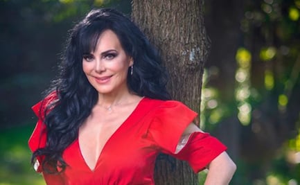 Maribel Guardia impacta a sus fans en sexy vestido rojo 