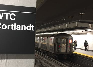 Reabren estación de metro sepultada tras ataque a Torres Gemelas