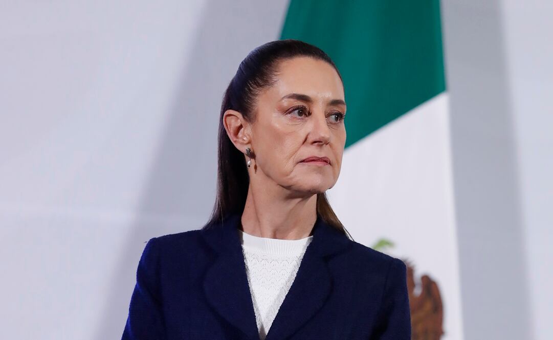 La presidenta de México, Claudia Sheinbaum, habla durante una rueda de prensa este viernes, en Palacio Nacional. Foto: EFE/Mario Guzmán