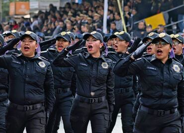 “Eres un orgullo para nosotros“, gritan a policía de agrupamiento Atenas