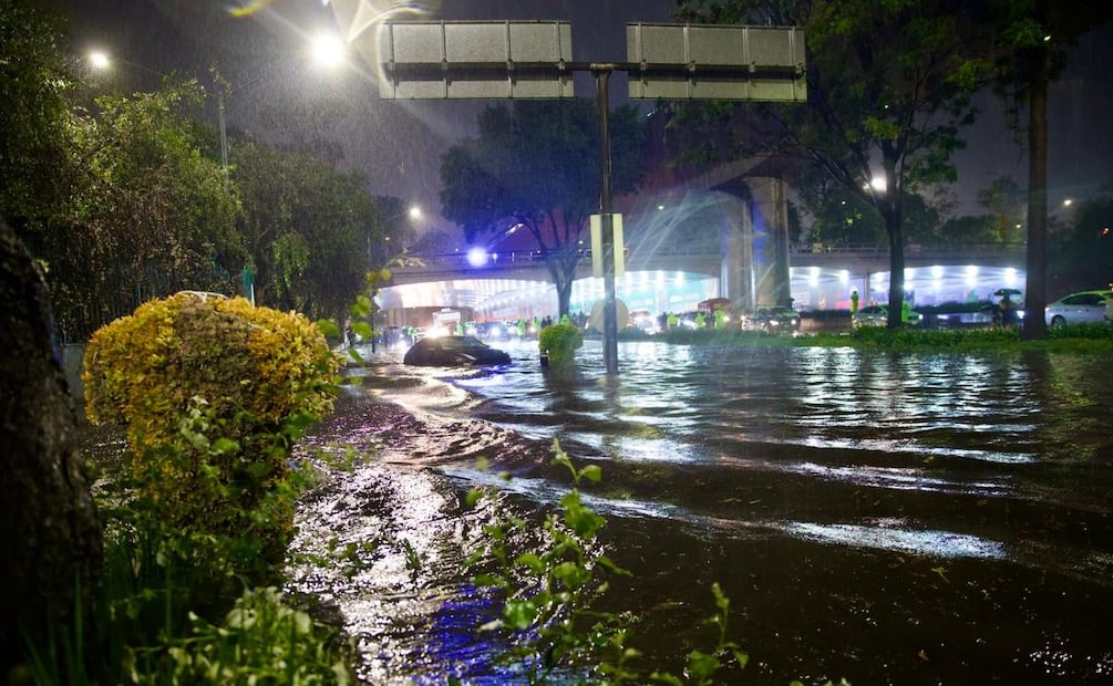 Las fuertes lluvias registradas en el sur de la capital provocaron severos encharcamientos. Foto: Osmar Alvarado / EL UNIVERSAL